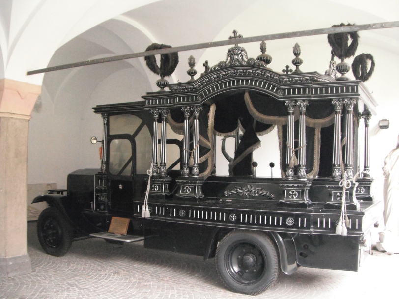 carro funebre elettrico, 1927